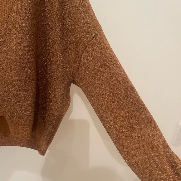 Alice + Olivia gold/bronze metallic 3 button cardigan, short style. Size: M - Picture 7 of 9